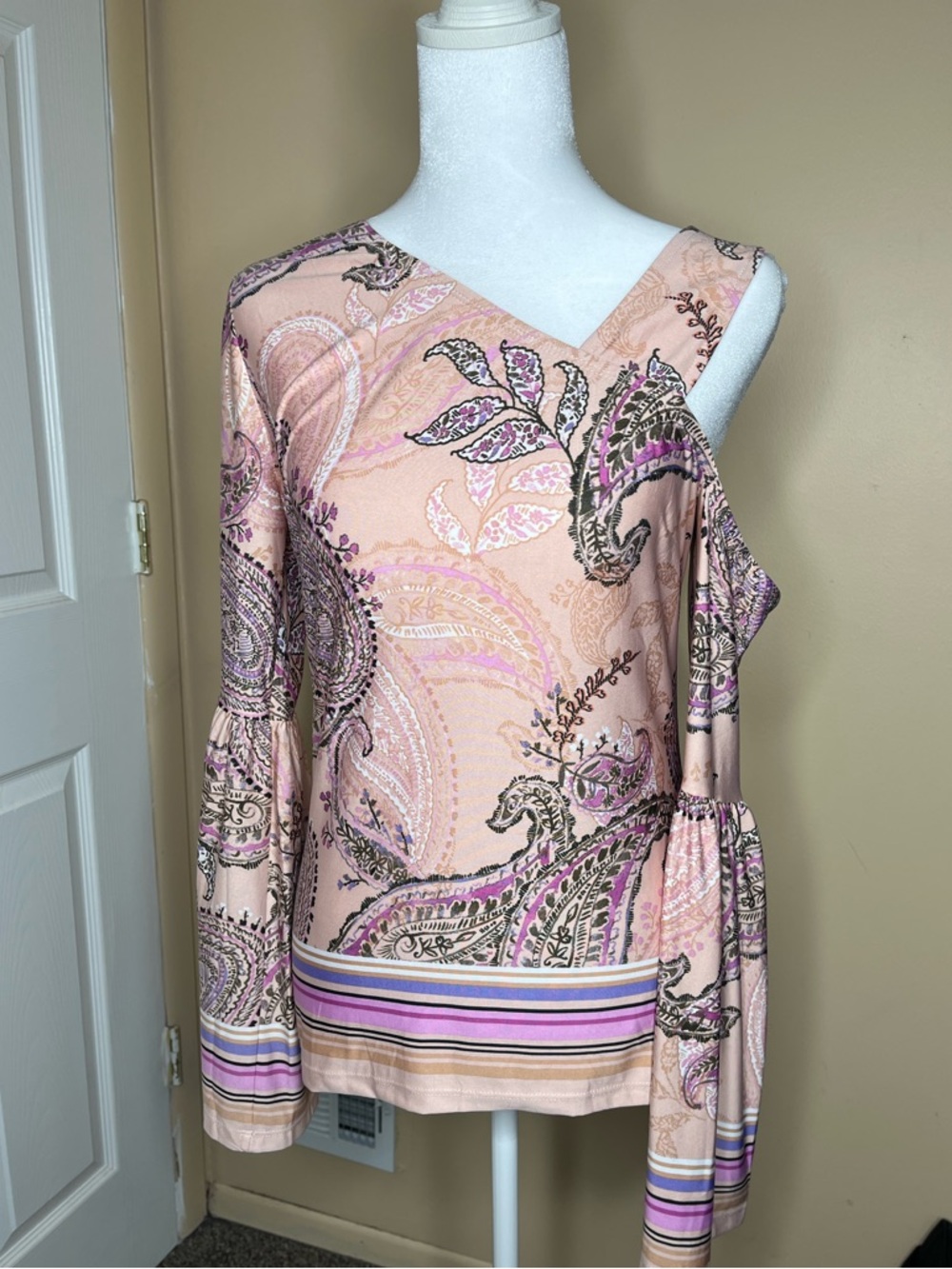 VENUS Pink Paisley One-Shoulder Bell Sleeve Top Size M - Picture 2 of 12